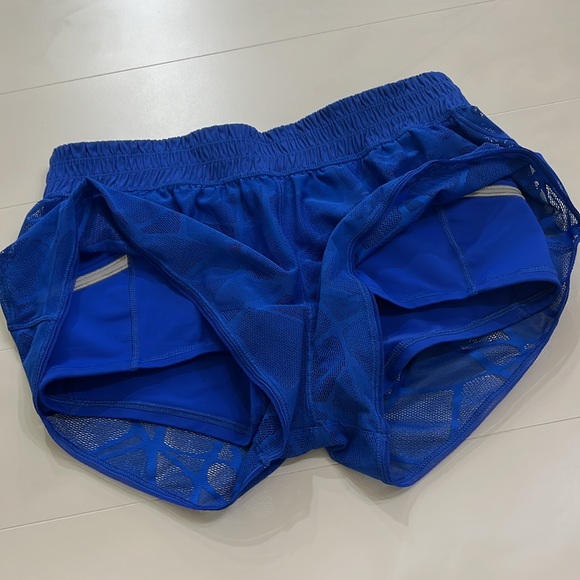 Lululemon shorts - Picture 4 of 12